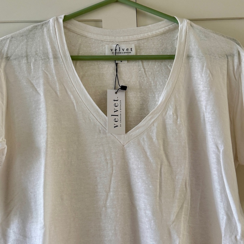 Velvet by Graham & Spencer Stefani Soft White Linen Tee, size M - Picture 3 of 8